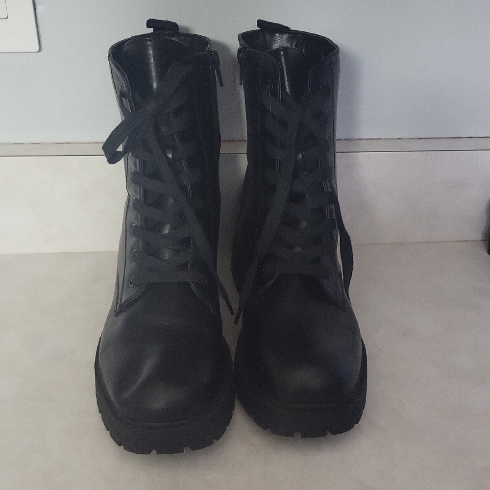 Black Lace-Up Women's Combat Boots